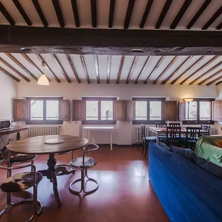 Apartment Great Location Just Infront Of Pitti Palace