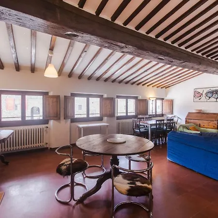 Great Location Just Infront Of Pitti Palace Florence